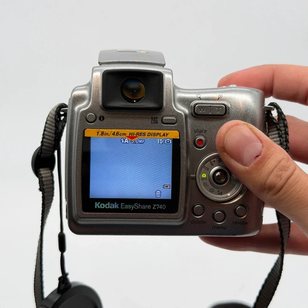 Kodak EasyShare Z740 Digital Camera 5.0MP 10x Optical Zoom Silver Retro Digicam